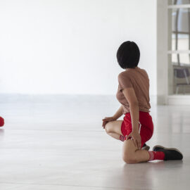 Alice Chauchat: Museography Choreography; Hana Polanská, Nhung Dang, Ran Jiao (foto Dragan Dragin)